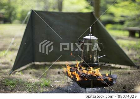 篝火營地 89074329