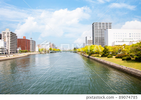 It is a view of the upper reaches of the main river from the vicinity of the Hiroshima Cultural Exchange Hall. Please use it as an image of a bright city. Hiroshima Prefecture It is a view of the upper reaches of the main river from the vicinity of the Hiroshima Cultural Exchange Hall. Please use it as an image of a bright city. Hiroshima Prefecture 89074785