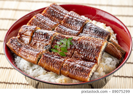 Unadon,烤鰻魚 Unadon,烤鰻魚 89075299