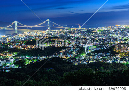 Tarumi cityscape of the night view seen from Hatafuriyama Tarumi cityscape of the night view seen from Hatafuriyama 89076908