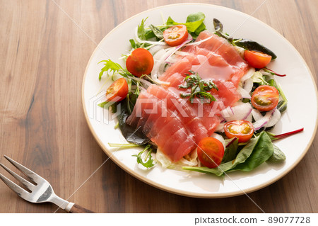 Tuna Carpaccio 89077728