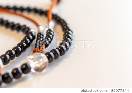 Black japamala close-up Black japamala close-up 89077844