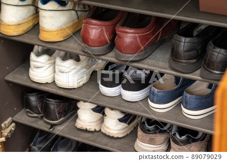 Shoes stored in a shoe box 89079029