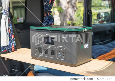 [留在車內時使用便攜式電源] 89080778