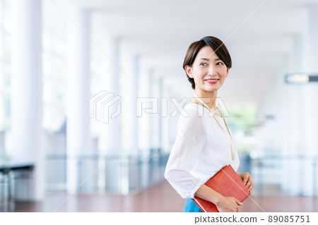 辦公室業務女人 89085751