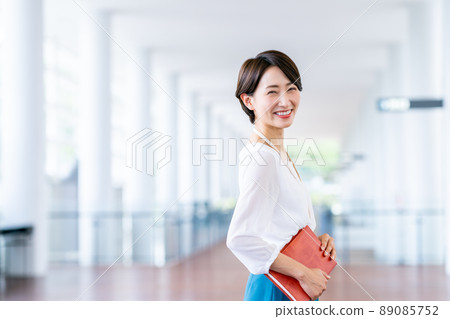 辦公室業務女人 辦公室業務女人 89085752