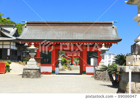 [宮崎縣]天氣晴朗的宇都神宮（Jinmon） 89086047