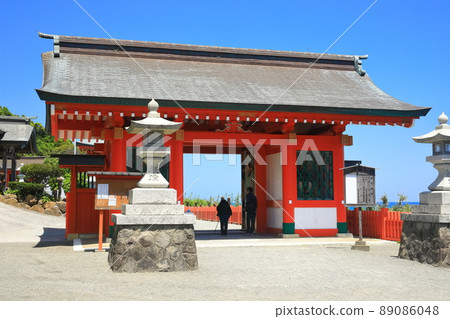 [宮崎縣]天氣晴朗的宇都神宮（Jinmon） 89086048