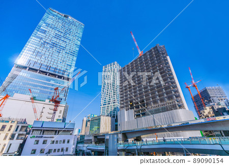 The redevelopment of Toranomon and Azabudai can now be seen from Shibuya, the cityscape of Tokyo in Japan (in the back). On the right is Sakuragaokaguchi redevelopment = 25th The redevelopment of Toranomon and Azabudai can now be seen from Shibuya, the cityscape of Tokyo in Japan (in the back). On the right is Sakuragaokaguchi redevelopment = 25th 89090154
