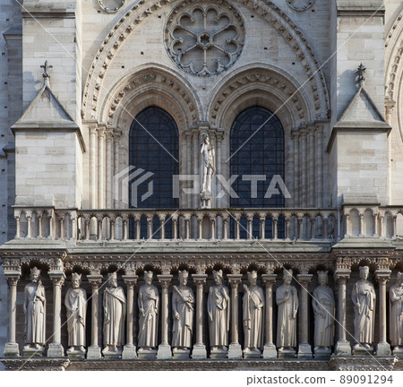 Facade of cathedral notre dame de paris Facade of cathedral notre dame de paris 89091294