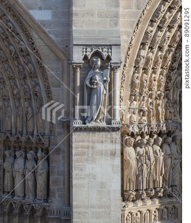 Facade of cathedral notre dame de paris Facade of cathedral notre dame de paris 89091295