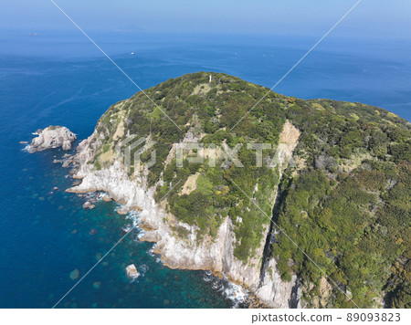 Kashiwashima Lighthouse, Otsuki Town, Kochi Prefecture Kashiwashima Lighthouse, Otsuki Town, Kochi Prefecture 89093823