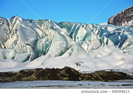 Glacier in Skaftafell, Vatnajokull National Park, Iceland Glacier in Skaftafell, Vatnajokull National Park, Iceland 89094621