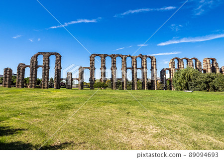 The Acueducto de los Milagros, Miraculous Aqueduct in Merida, Extremadura, Spain 89094693