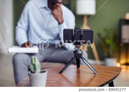 Therapist Providing Online Session Therapist Providing Online Session 89095277