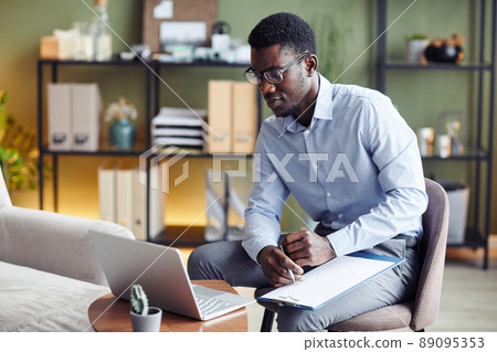 Online Therapy Session Online Therapy Session 89095353