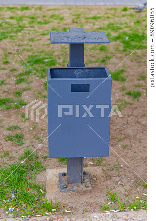 Free Standing Ashtray Park Free Standing Ashtray Park 89096035