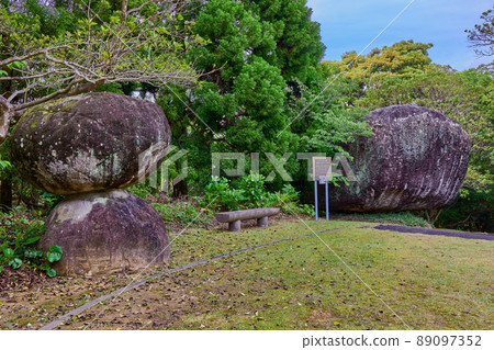 川平的巨石 89097352