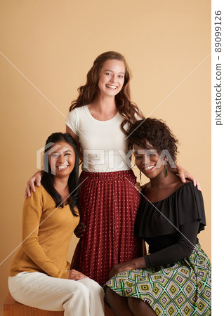 Three Best Friends 89099126