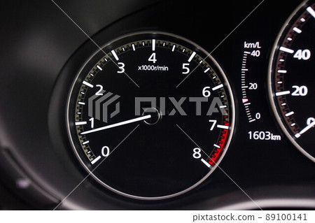 Car image Tachometer while idling Car image Tachometer while idling 89100141
