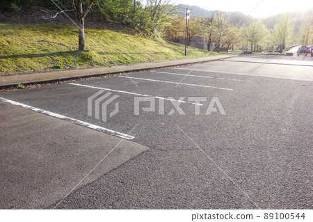 公園停車場晚上 公園停車場晚上 89100544