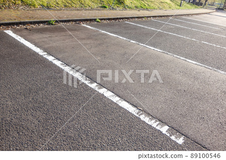 Park parking lot evening Park parking lot evening 89100546