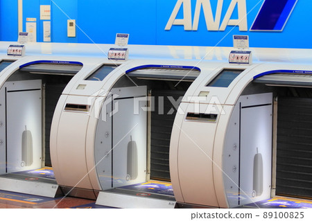 自動行李寄存機出發機場旅行 自動行李寄存機出發機場旅行 89100825