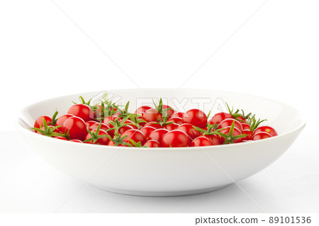 plate with cherry tomatoes plate with cherry tomatoes 89101536