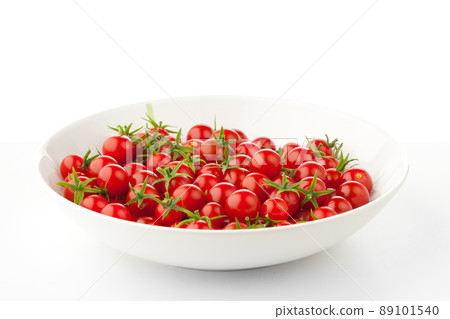 plate with cherry tomatoes plate with cherry tomatoes 89101540