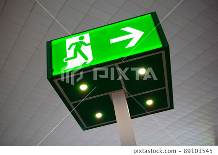 green emergency exit sign green emergency exit sign 89101545