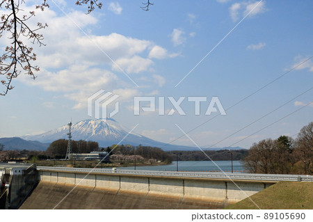 春天從十重田大壩看岩手山 89105690