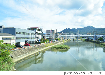 2021年從山陽本線廣島站到白市站的列車窗口及周邊景色 2021年從山陽本線廣島站到白市站的列車窗口及周邊景色 89106193