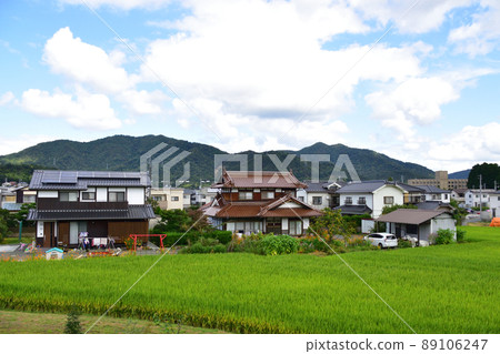 In 2021, the train window from Hiroshima Station on the Sanyo Main Line to Shiraichi Station and the surrounding scenery In 2021, the train window from Hiroshima Station on the Sanyo Main Line to Shiraichi Station and the surrounding scenery 89106247