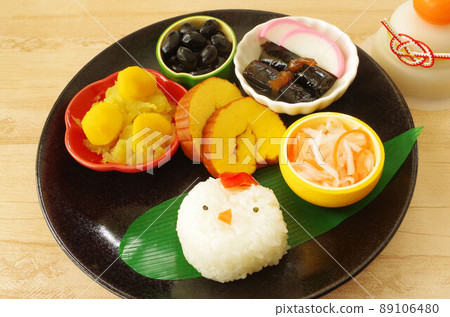 Tori rice balls and New Year dishes 89106480