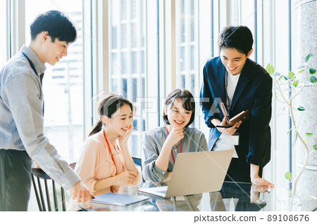 Business scenes (conferences, meetings) 89108676