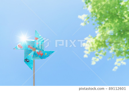 千代神風車，金魚圖案，鮮綠楓，藍天，光 89112601