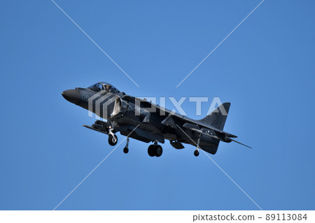 AV-8B Harrier II vertical takeoff and landing aircraft 89113084