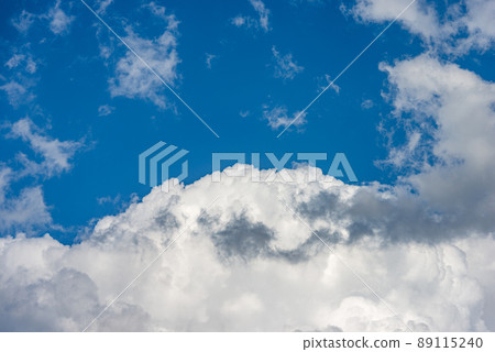 Beautiful Cumulus Clouds on Clear Blue Sky - Photography Full Frame 89115240