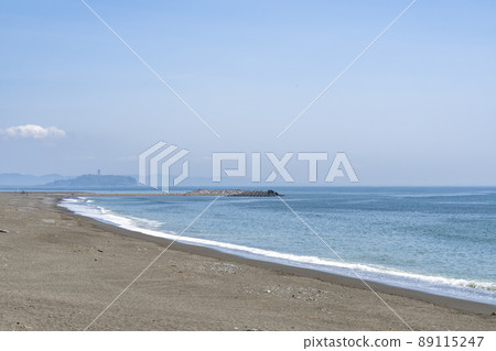 Scenery of Chigasaki coast, Kanagawa prefecture 89115247
