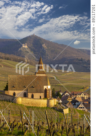 Hunawihr village with castle ruins near Ribeauville, Alsace, France 89117201