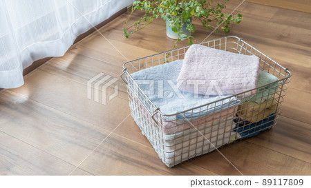 Towel in a wire basket ｜ Laundry storage image 89117809