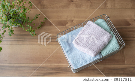 Towel in a wire basket ｜ Laundry storage image 89117811
