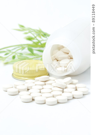 Medicines, tablets, medicine, swallows, medicines, health, medicine, health, healthcare, medical care, hospitals, prescription drugs, containers Medicines, tablets, medicine, swallows, medicines, health, medicine, health, healthcare, medical care, hospitals, prescription drugs, containers 89118449