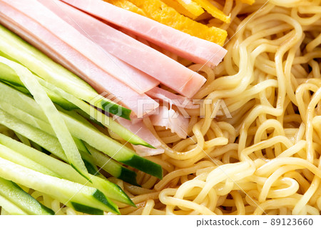 Hiyashi chuka up. 89123660