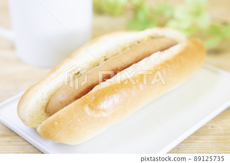 Delicious hot dogs and hot coffee 89125735