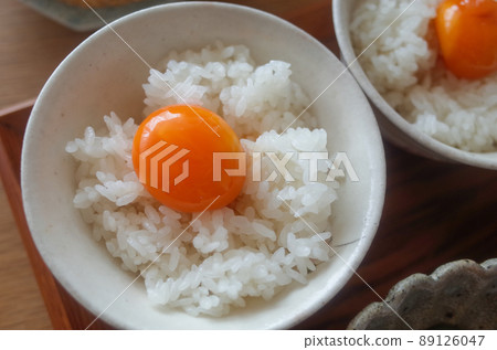 Soy sauce-soaked yolk and white rice Soy sauce-soaked yolk and white rice 89126047