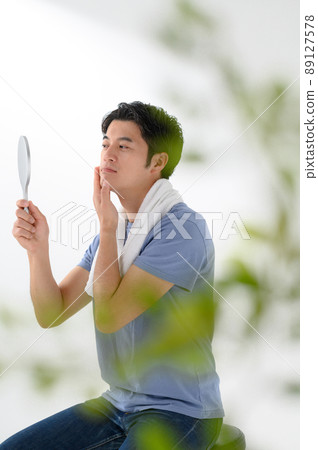 Men's beauty beauty skin check 89127578