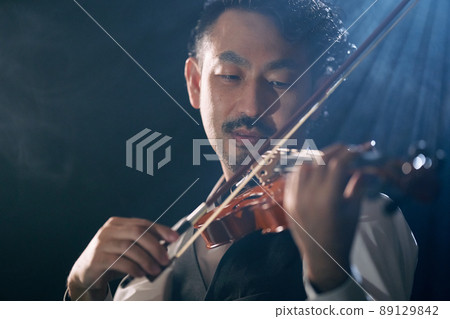 鬍子小提琴手 89129842