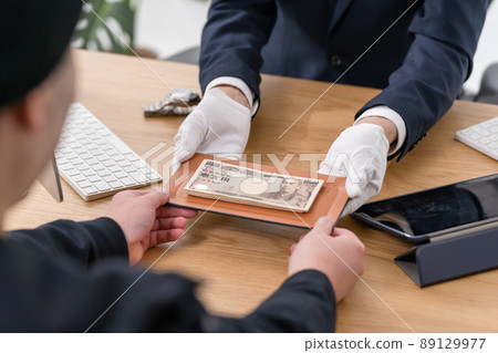 當舖當面看手頭購錢 89129977