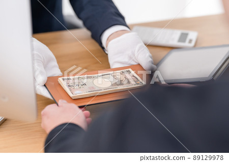 當舖當面看手頭購錢 89129978